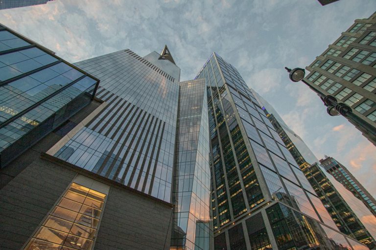 Berkshire Hathaway’s New Era: Abel Triples Alphabet Stake, Bets on Delta and Macy’s in Portfolio Shake-Up