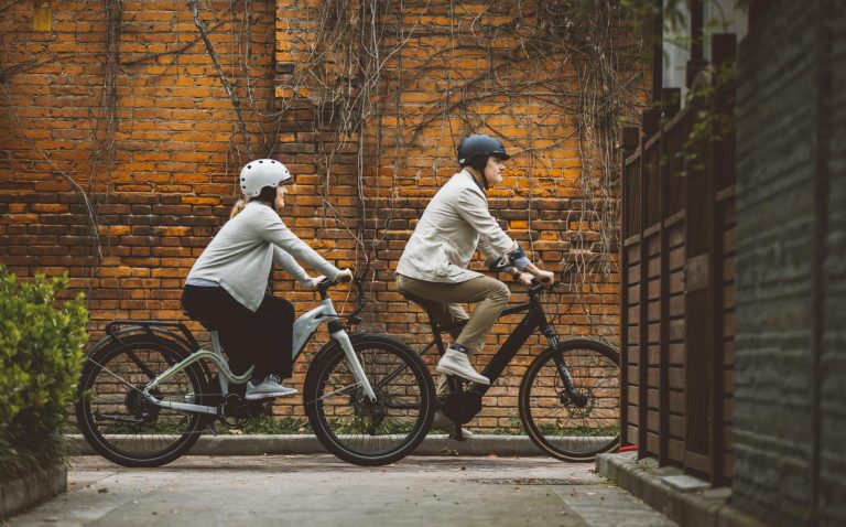 Juiced Bikes’ Scrambler E-Bikes Ship, Signaling a New Chapter for Performance Mobility Under Lectric’s Wing