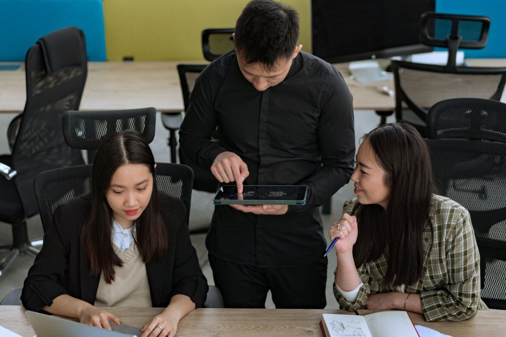 The Proactive AI: How Tool Calling Transforms LLMs into Enterprise Agents